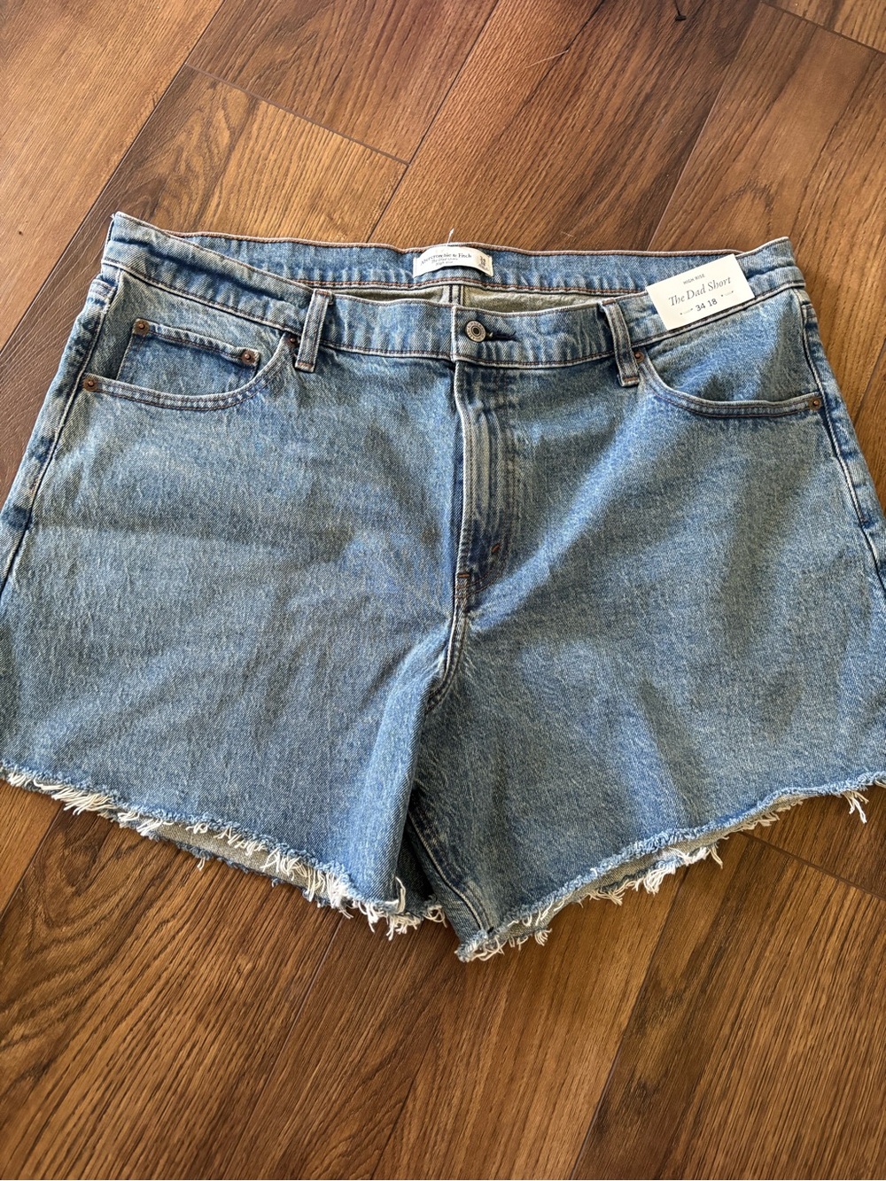 NWT ABERCROMBIE HIGH RISE DAD SHORT 34/18 - Picture 2 of 10